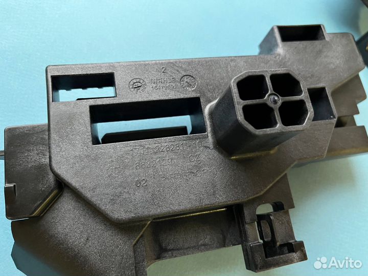 Крепление радиатора BMW G30 G11 G12 новый оригинал