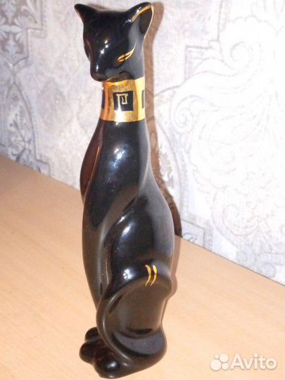 Фарфоровые кошки