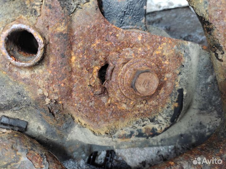 Подрамник передний Suzuki Liana