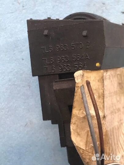 Кнопка обогрева сидений 7L6963564