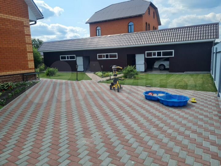 Коттедж 184,3 м² на участке 17,5 сот.