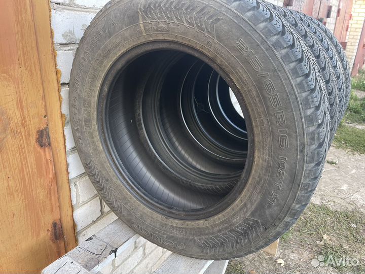 Nokian Tyres Hakkapeliitta 8 SUV 215/65 R16 102T