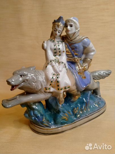 Статуэтка Иван-царевич на сером волке Гжель
