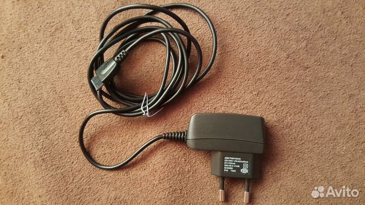 Зарядное устройство для телефона