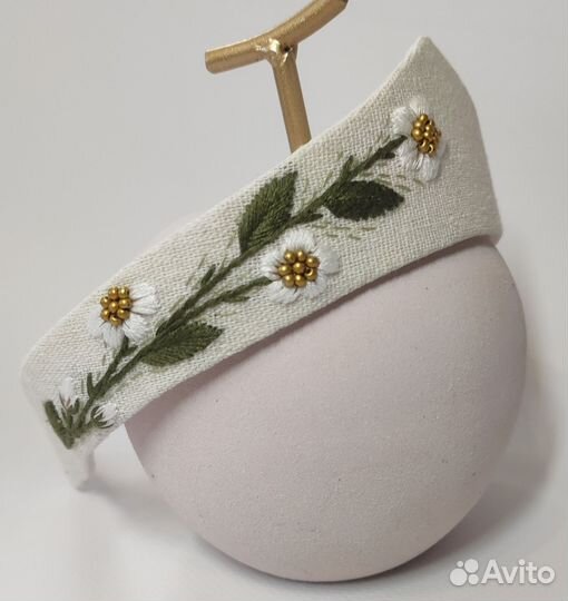 Ободок с вышивкой ручной работы