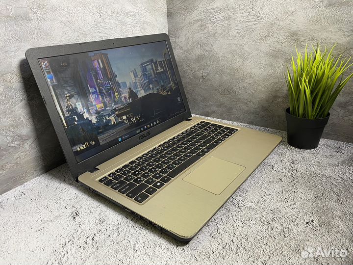 Игровой ноутбук asus 2 видеокарты/4 ядра/SSD