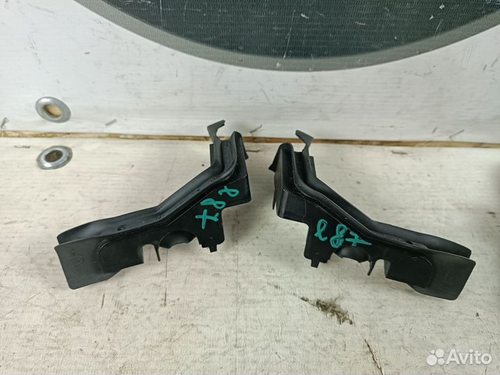 Уплотнитель капота BMW 1 e87