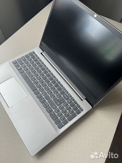 Ноутбук Lenovo ideapad 720-15IKB i5-8250U