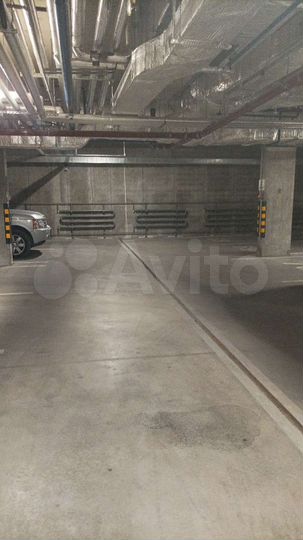 Машиноместо, 18 м²