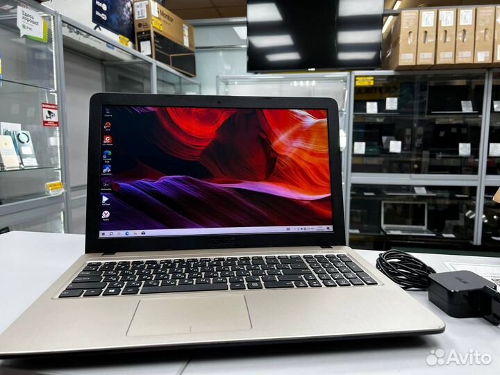 Ноутбук asus Core i3-6/ Ram 8Gb/ SSD 480Gb
