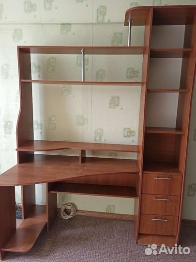 Стол компьютерный со стеллажом