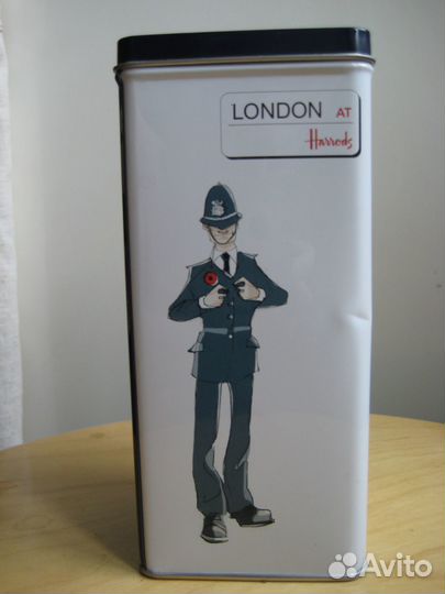 Музыкальная шкатулка / банка Harrods, London