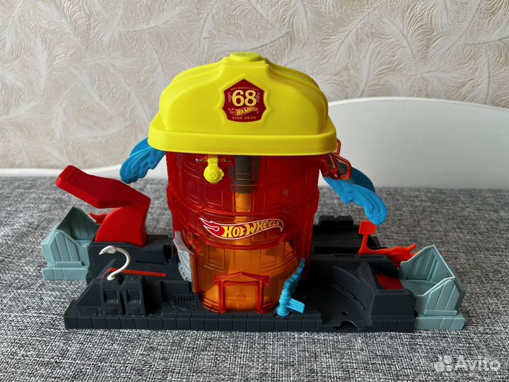 Hot Wheels трек