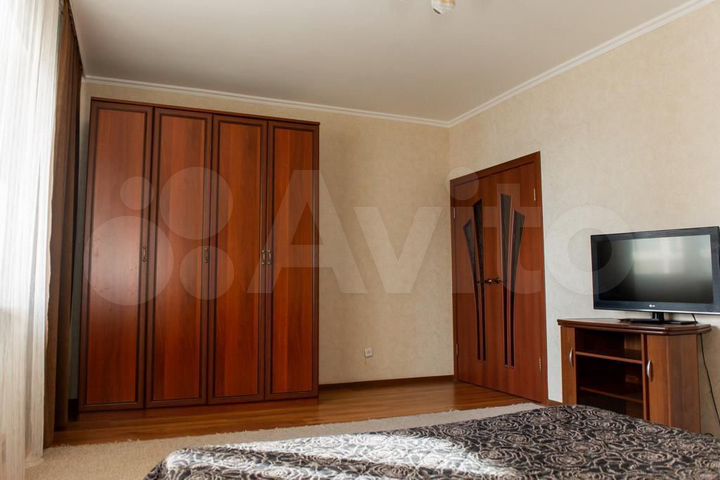 2-к. квартира, 70 м², 8/16 эт.