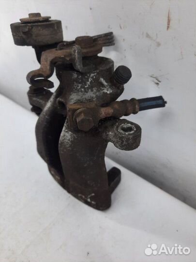 Суппорт тормозной задний правый Opel Zafira A