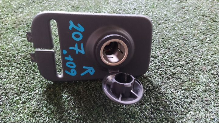 Прикуриватель задний Peugeot 207 EP6 2008