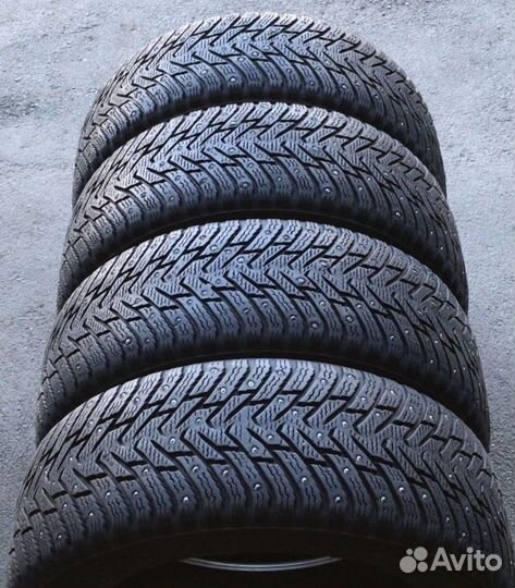 Nokian Tyres Hakkapeliitta 8 215/55 R16