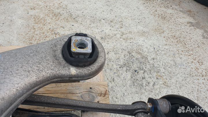 Задний подрамник в сборе на Mercedes-Benz W211