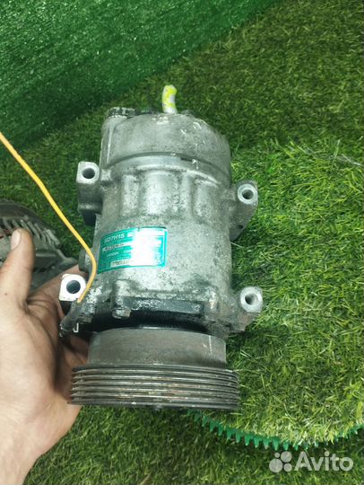 Компрессор кондиционера Renault Laguna 1997