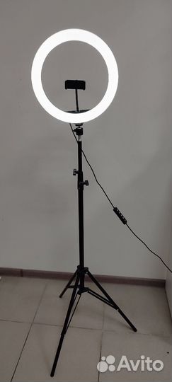 Кольцевая лампа со штативом