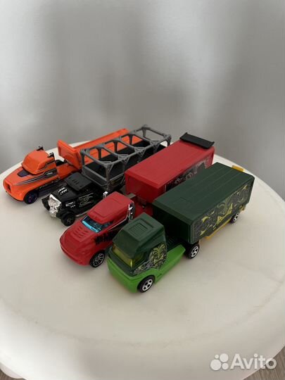 Трейлеры, грузовики Hot Wheels