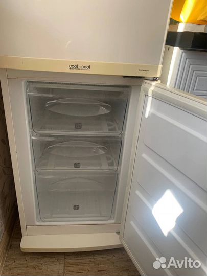 Холодильник Самсунг cool n cool узкий