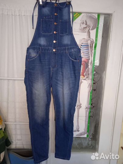 Джинсовый комбинезон женский