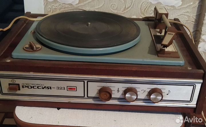 Проигрыватель Россия-323