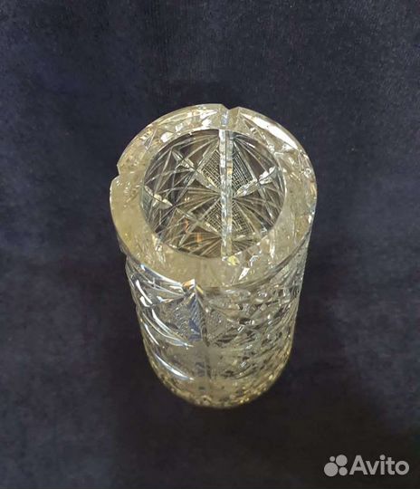 Массивная хрустальная ваза