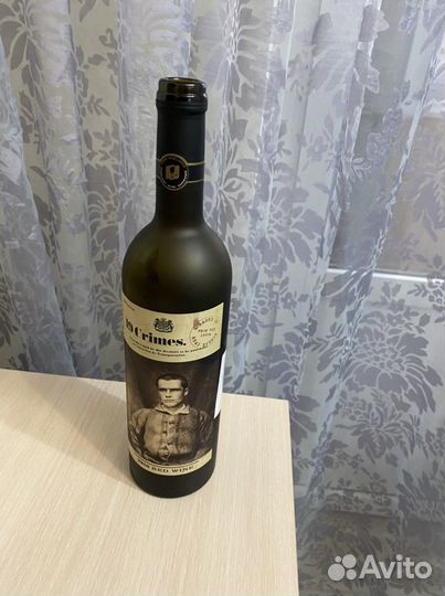 Пустая бутылка вина 19 crimes