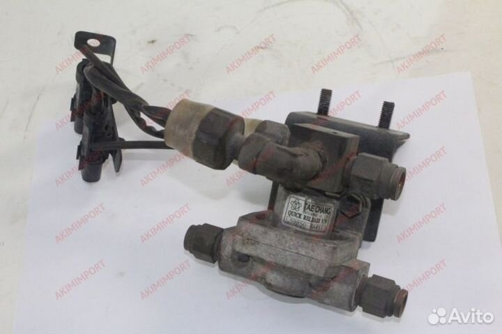 Клапан тормозной быстрого сброса - ручник 3 выхода