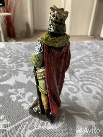 Фигурка короля