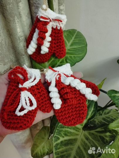 Рукавичка новогодняя