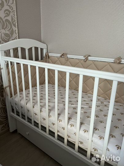 Кроватка детская с маятником +матрас