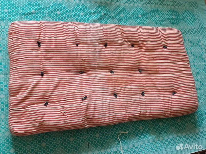 Матрасики и покрывала для животных