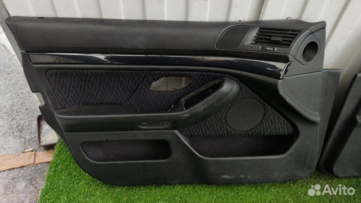Обшивки передних дверей BMW E39