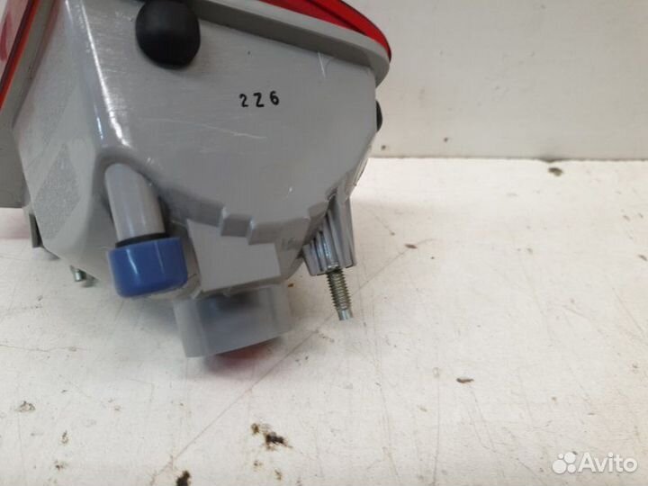 Фонарь противотуманный задний левый Toyota Land