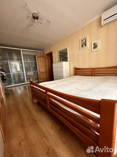 Кровать двухспальная 160 200 деревянная