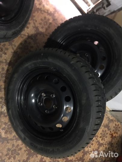 Hankook Winter I'Pike RS W419 215/60 R16