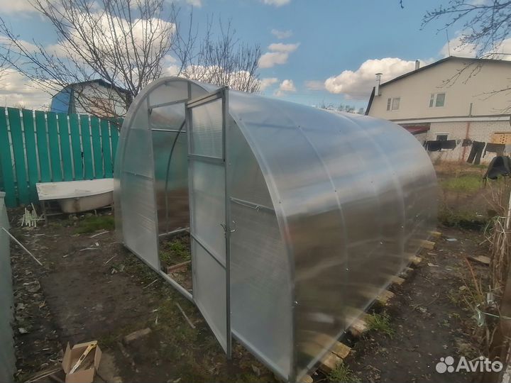 Теплица дугообразная