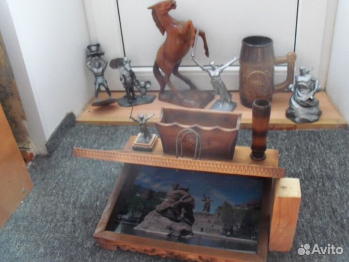 Статуэтка родина мать