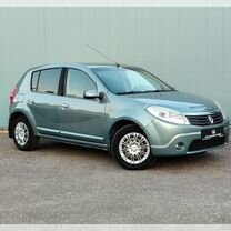 Renault Sandero 1.6 AT, 2011, 179 000 км, с пробегом, цена 690 000 руб.