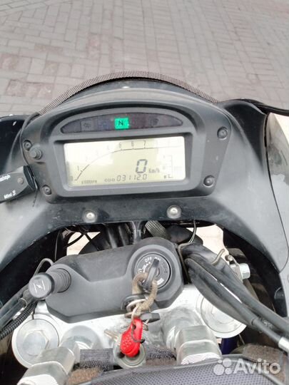 Suzuki XF650 Freewind