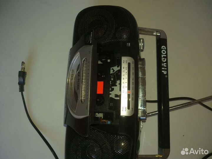Кассетный магнитофон goldyip с радио