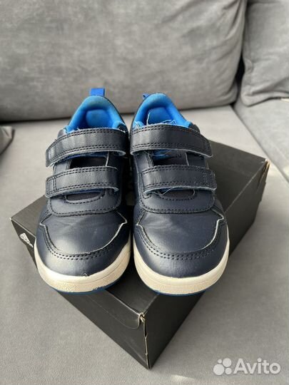 Кроссовки adidas