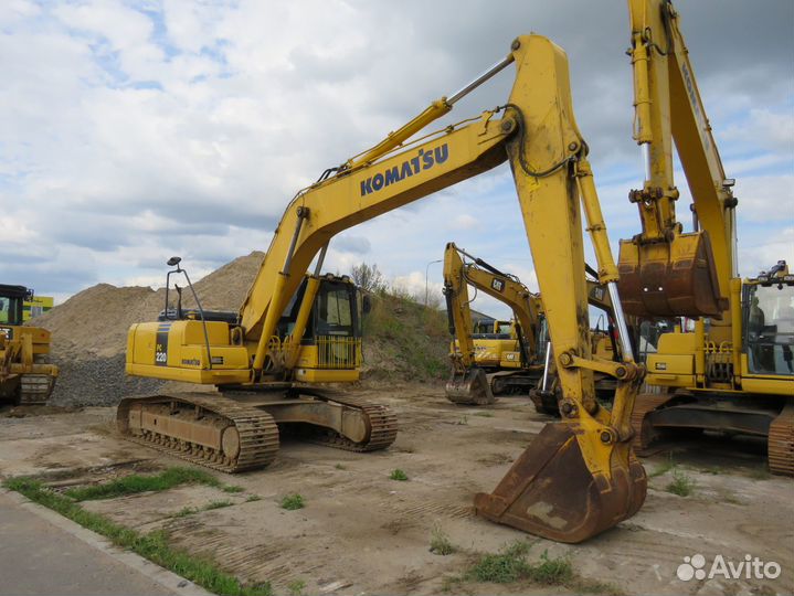 Гусеничный экскаватор Komatsu PC220-8M0, 2019