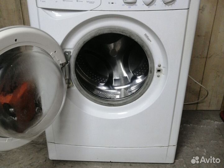 Стиральная машинка Indesit 6 кг