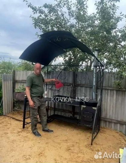 Мангал с крышей