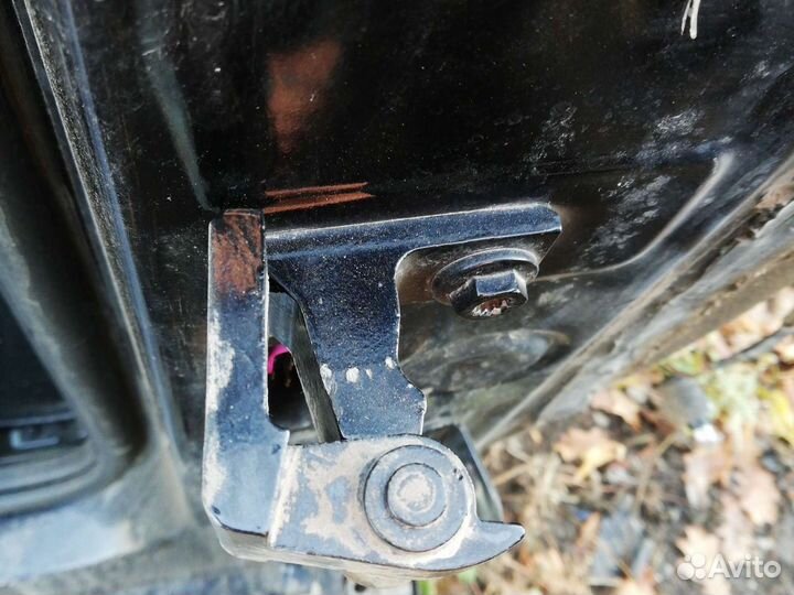 Петля двери передней правой Фольксваген Поло