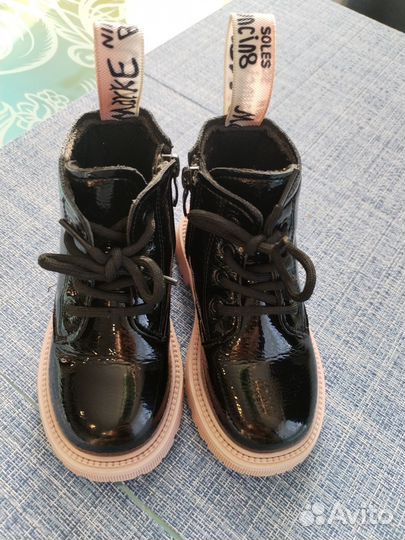 Продам ботинки